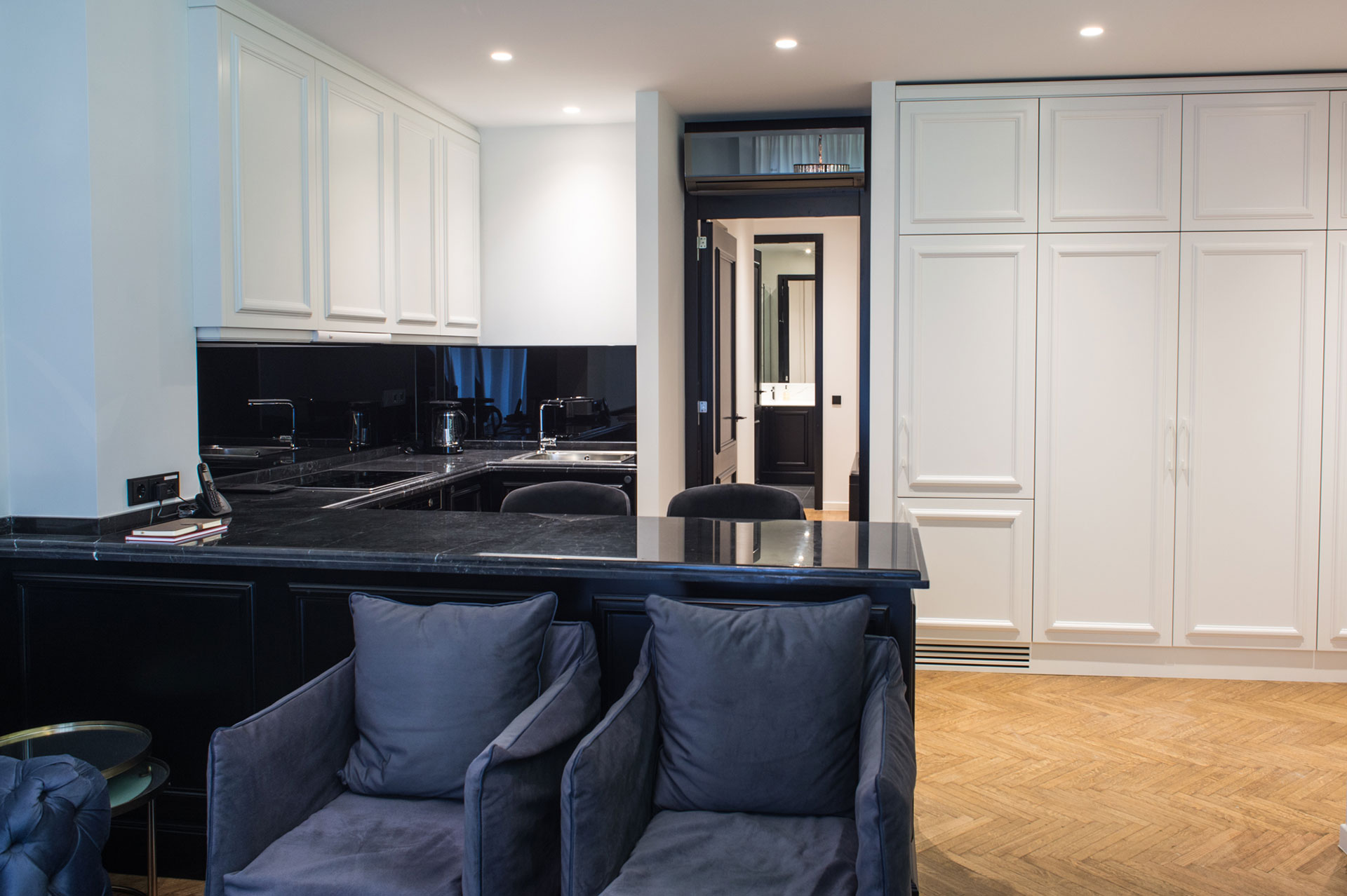 home-apartment-carousel-charitos-26-03