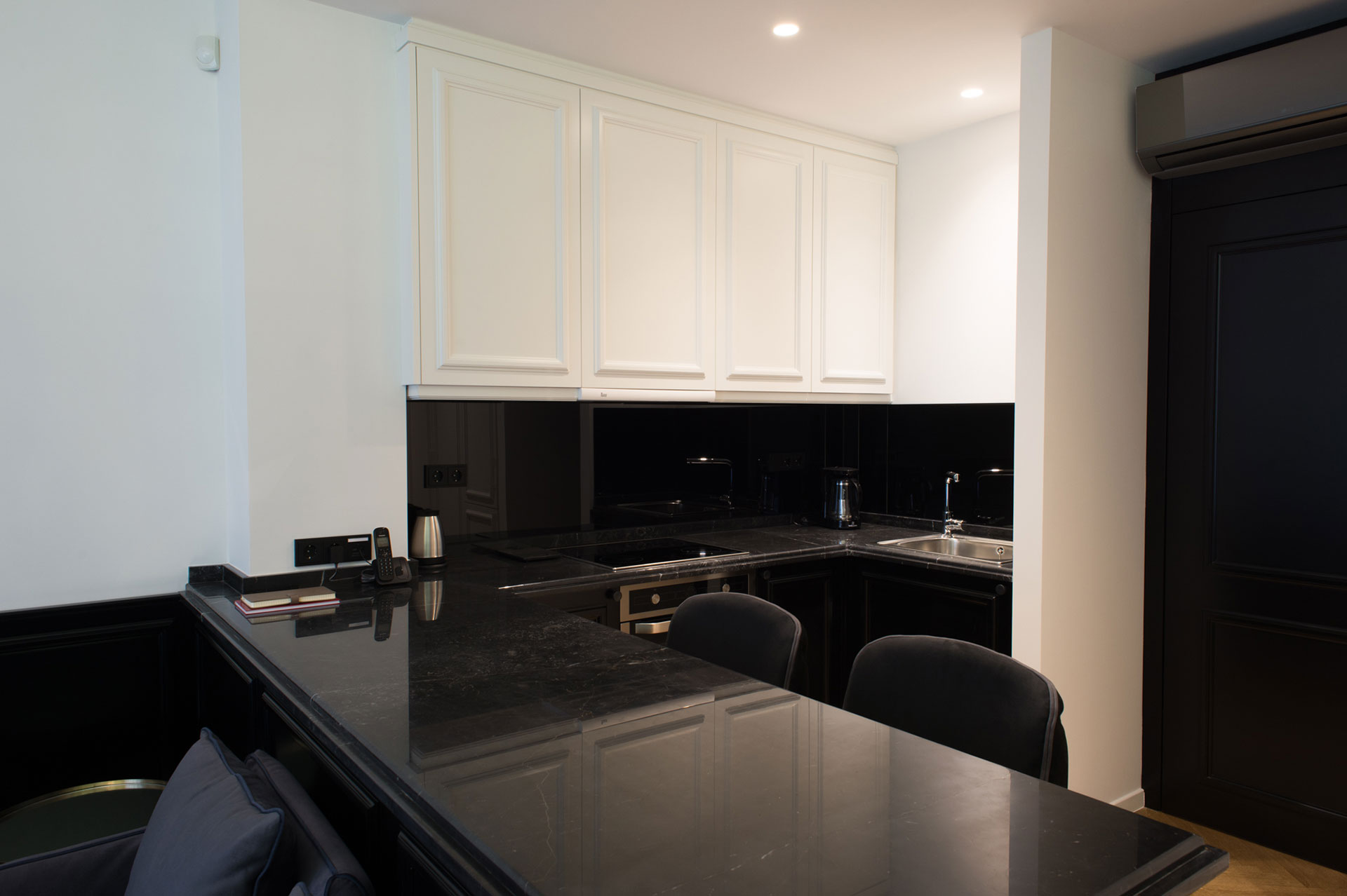 home-apartment-carousel-charitos-26-04