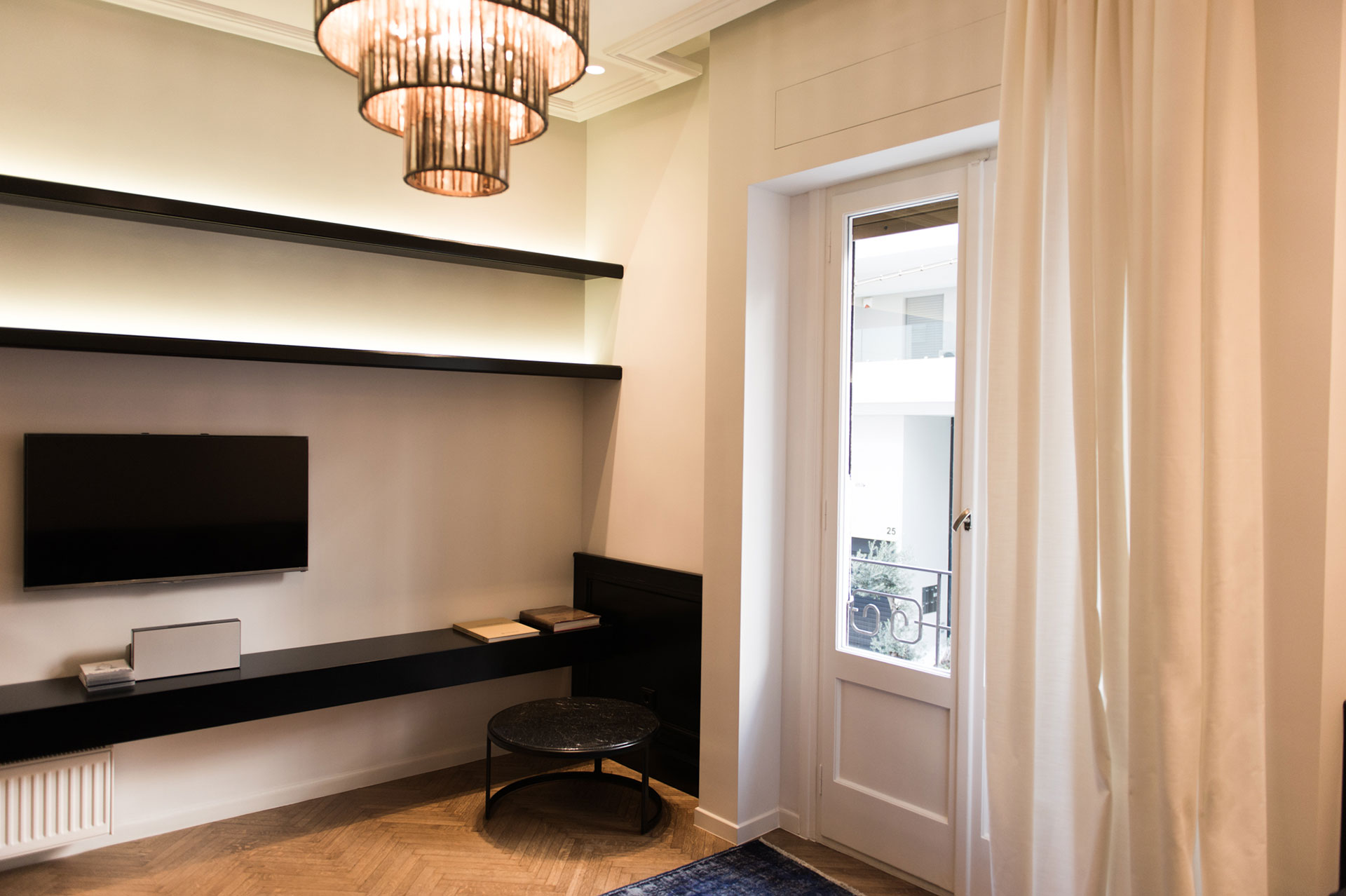 home-apartment-carousel-charitos-26-11