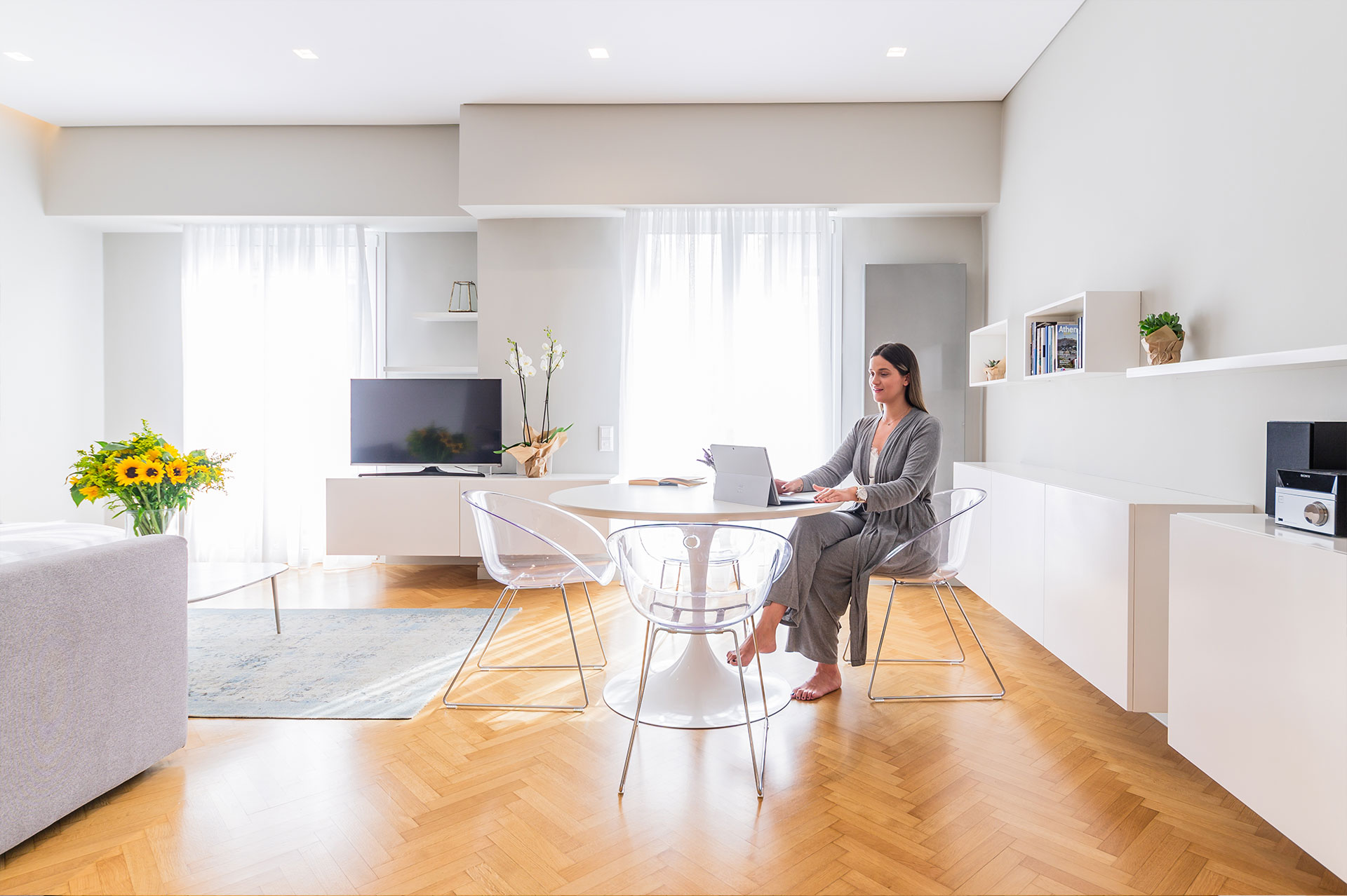 home-apartment-carousel-loukianou-02